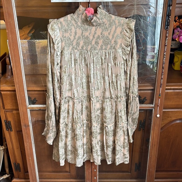 Elan Dresses & Skirts - Elegant Patterned Ruffle Dress